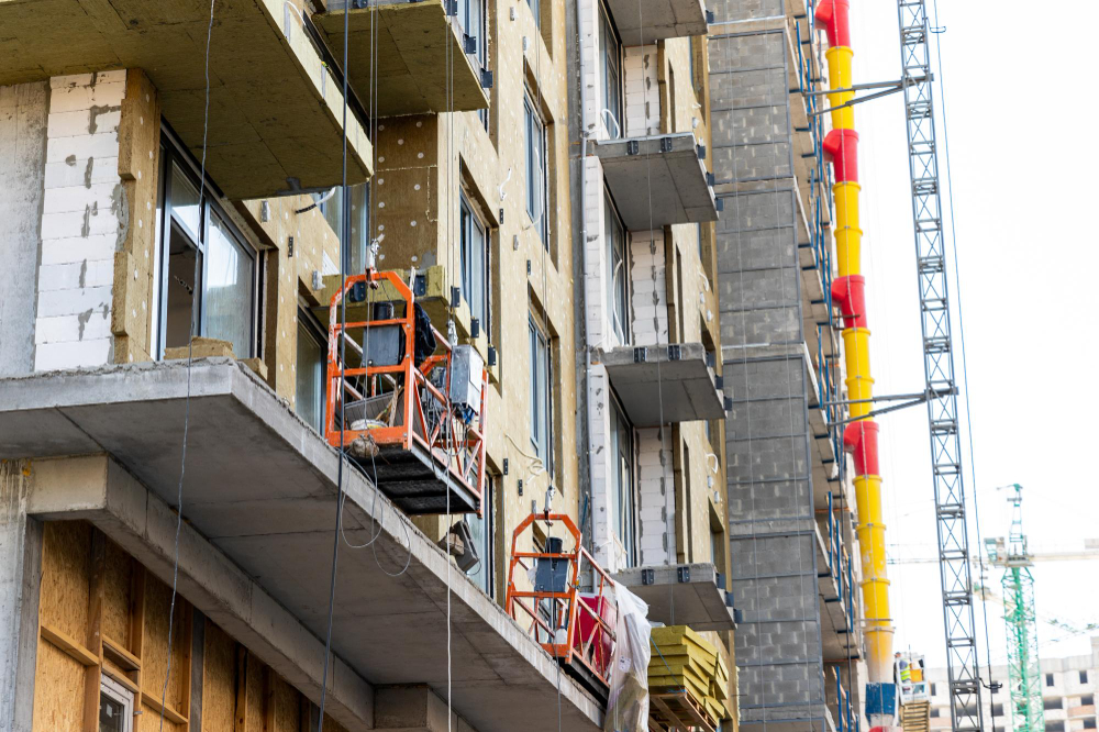 Comment suivre un chantier en tant que syndic bénévole : conseils pratiques pour réussir la gestion des travaux